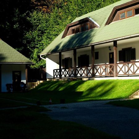 Rejteki Kutatohaz Hostel Bukkszentkereszt Exterior photo