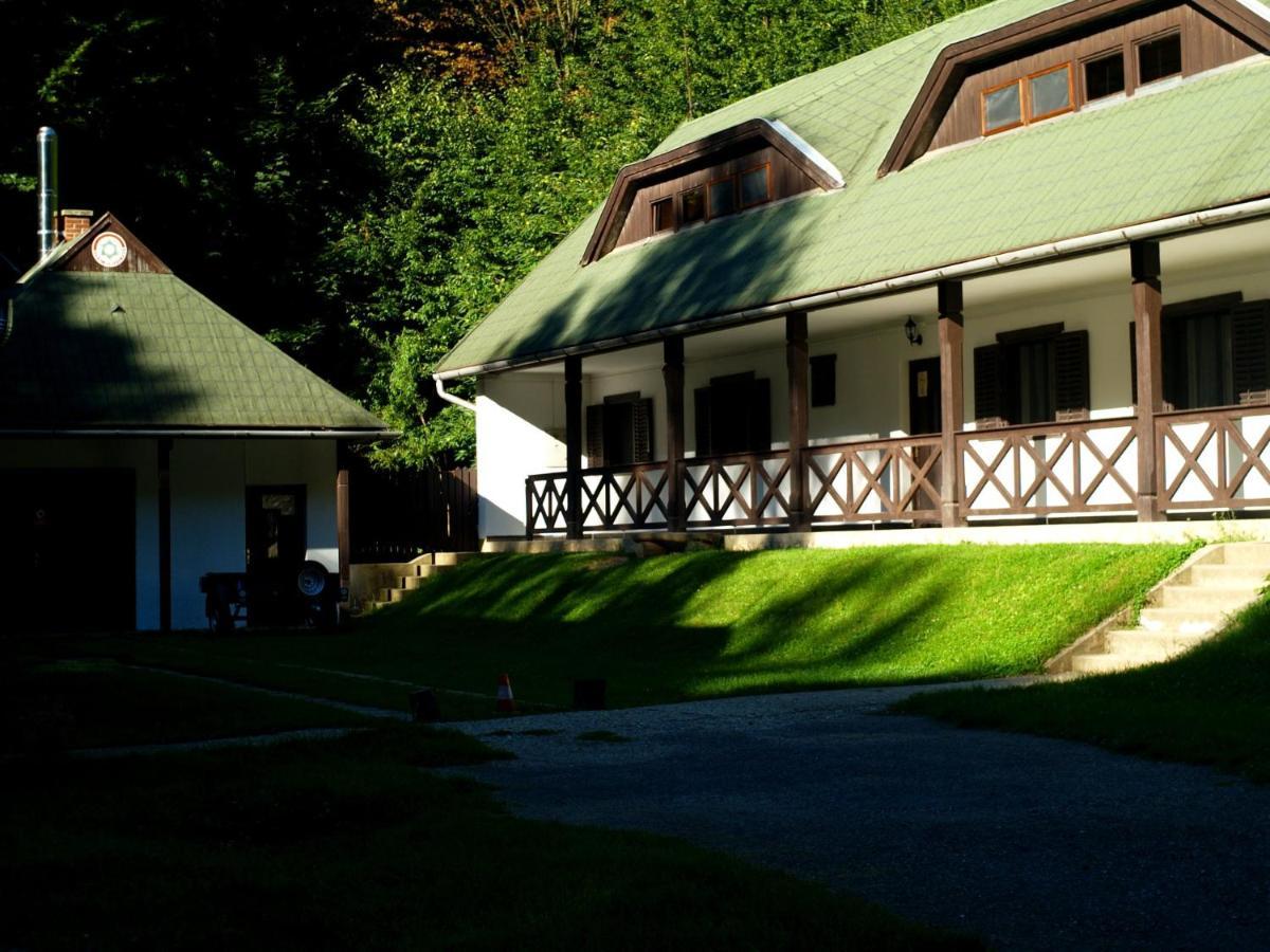 Rejteki Kutatohaz Hostel Bukkszentkereszt Exterior photo